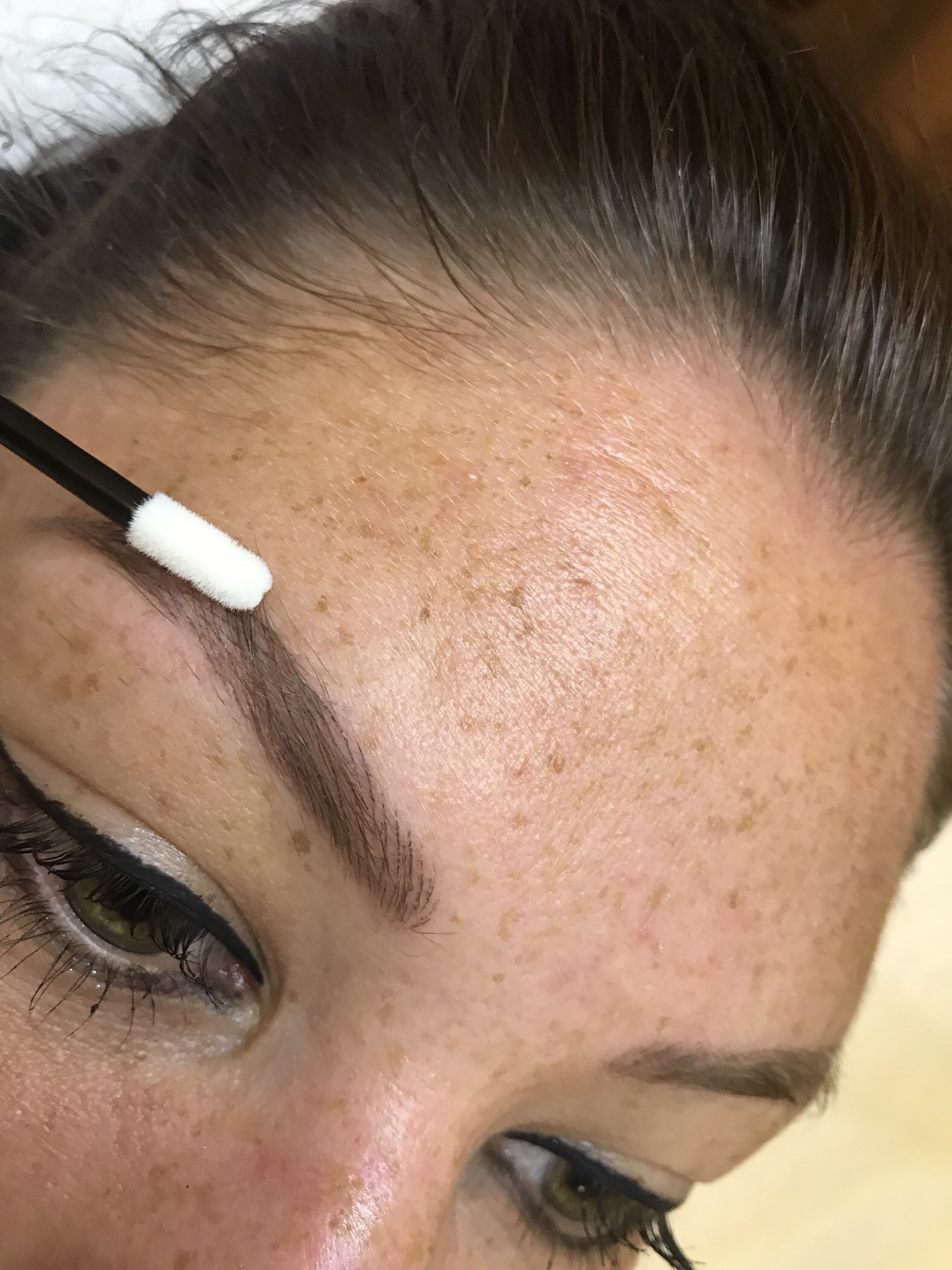 Foto von einer Frau nach einer Microblanding Behandlung